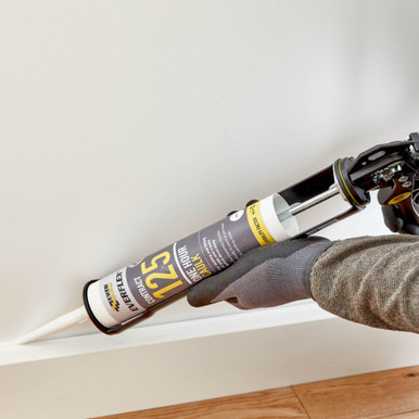 Further photograph of Everbuild 125 One Hour Caulk White C3 Cartridge