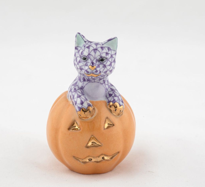 Herend Exhibition Jack -o- Lantern Kitty | Lavender