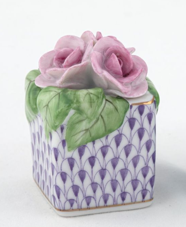 Herend Exhibition Roses in Vase | Lavender Herend Exhibition Roses in Vase | Lavender