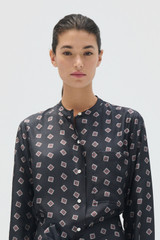 Profile view of model wearing the Oroton Foulard Print Dress in North Sea and 100% silk twill fabric for Women . IP:6
