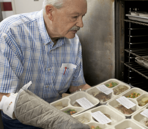 supporting seniors with nutritious meals