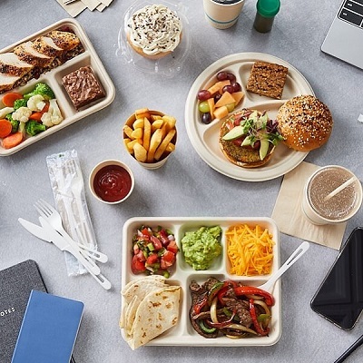 school lunch served in sustainable packaging