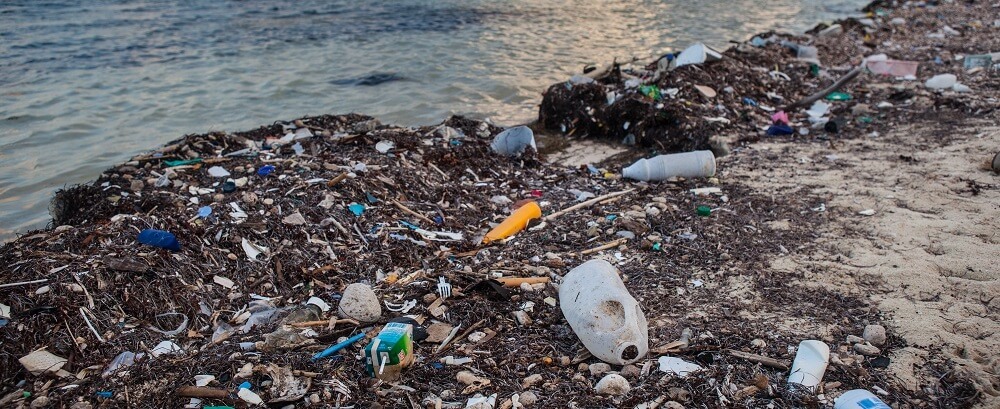 plastic-pollution-at-the-ocean.jpg