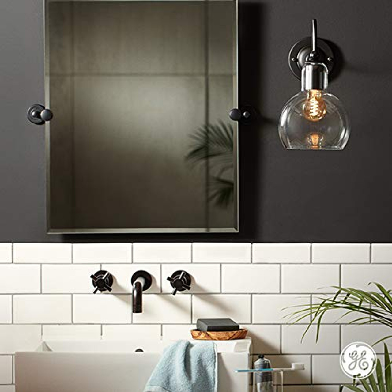 GE Vintage 5 W Equivalent Dimmable Warm Candle Light G25 Vintage LED Light Fixture Light Bulb