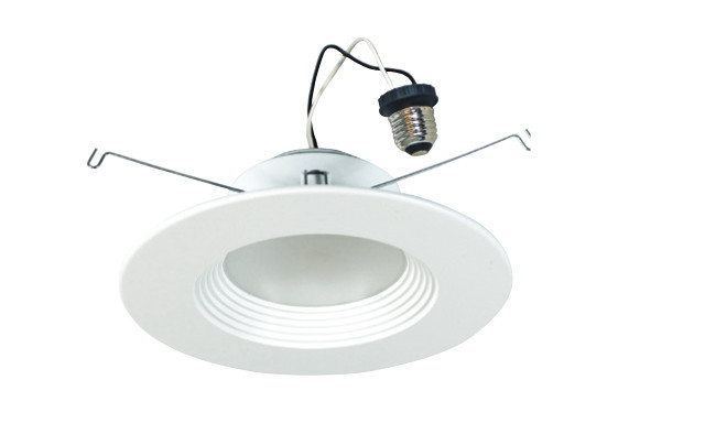 Sylvania 62129 UltraLED RT Screw-based LED retrofit, 5 or 6 inch recessed downlight, 8.5 watts, 675 lumens, 3000K Color Temp, replaces 65 watt, Medium base screw in adapter, smooth reflector