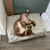 Cane su Be Still copertura per letto per cani grigio chiaro sfondo