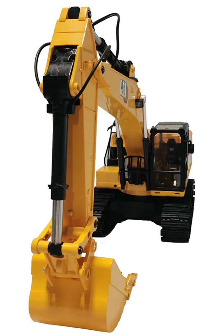 1:16 Cat® 320 Radio Control Excavator with Bucket, Grapple and Hammer Attachments