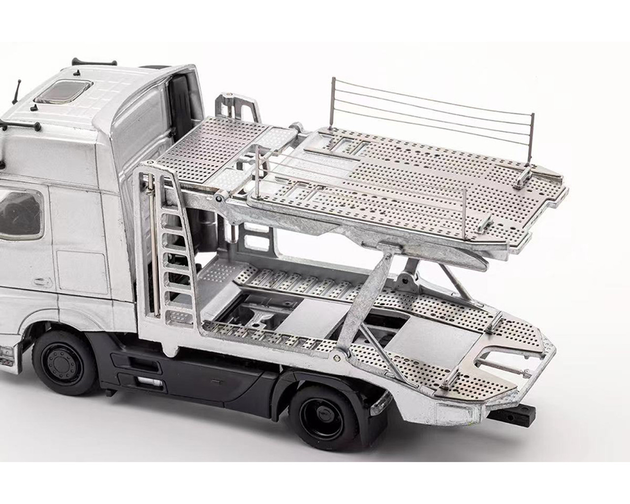 Pre-Order, deposit only - 1:64 - SIlver - Mercedes-Benz AMG Actros Auto Transporter – Silver