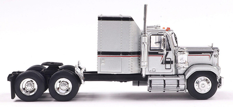 IXO - 1:64 - Red & White 1976 Kenworth K100 Aerodyne Cab
