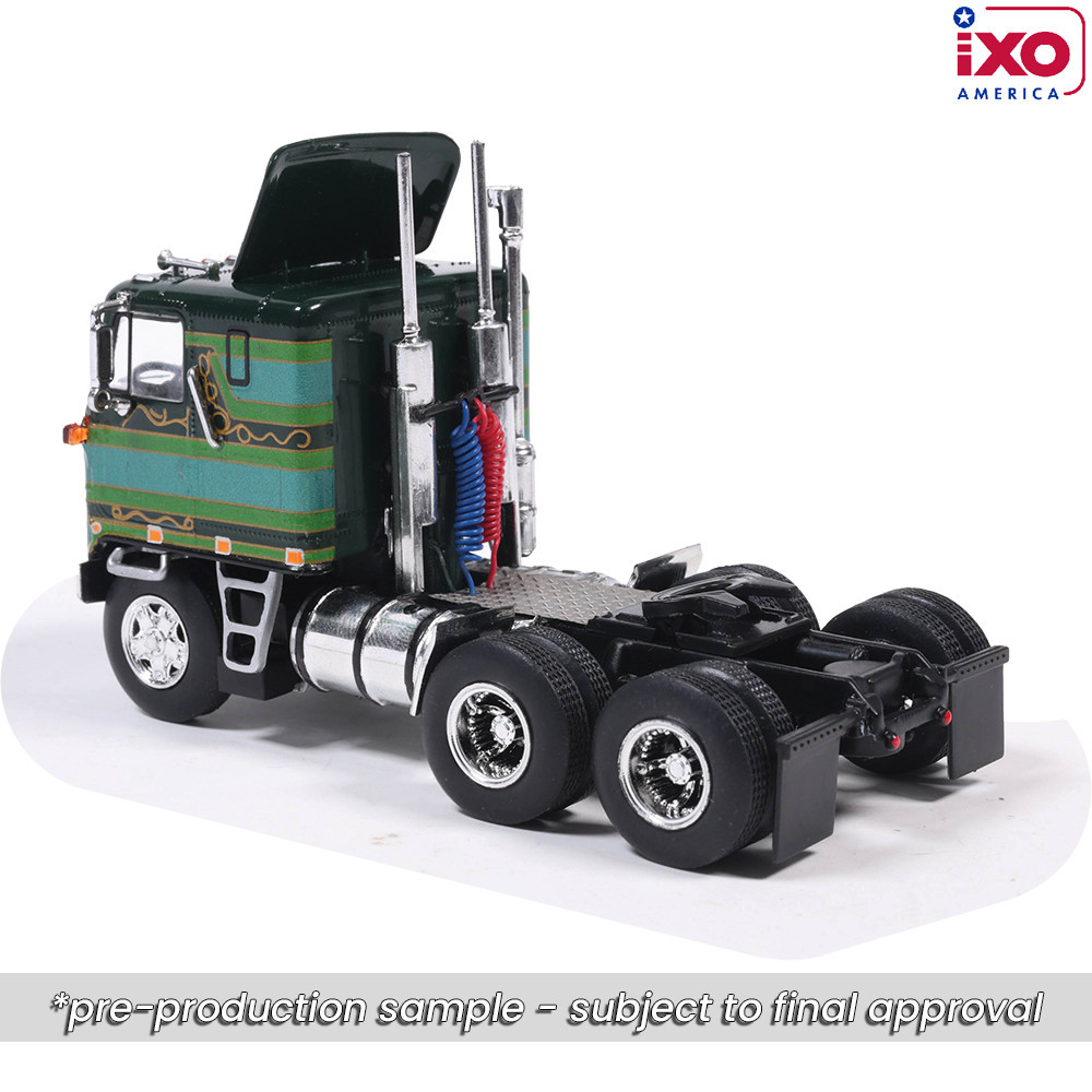 Pre-order, deposit only - ixo 1/64 - GMC Astro 95 - Green