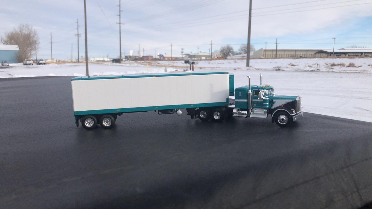 Stewart Ankrum - Kenworth W900A with 36" Sleeper and 40' Vintage Van