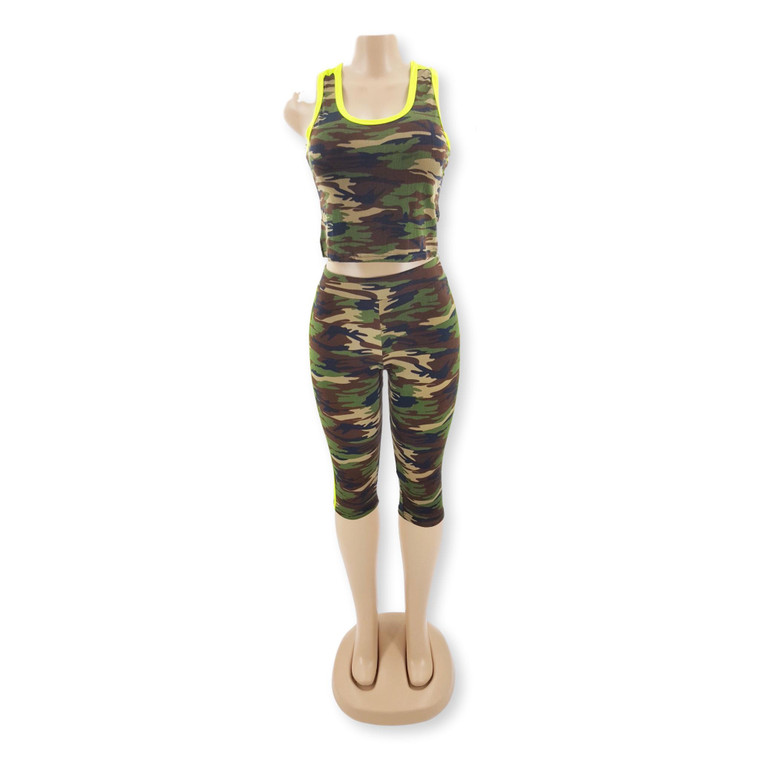 Dark Camouflage Two Piece Set with Sleeveless Shirt and 3/4 Leggings 8382-1