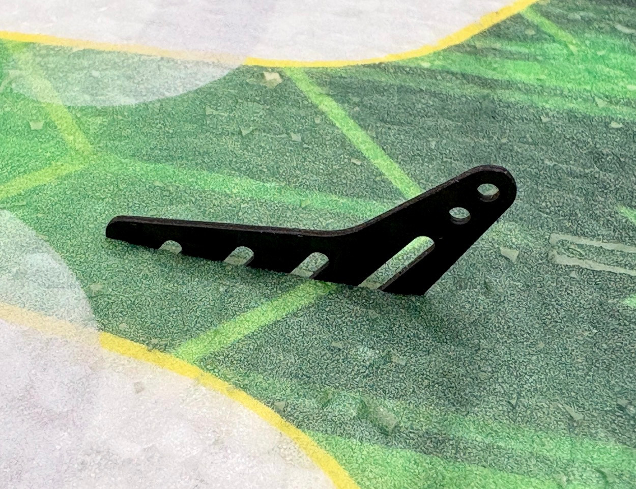 Carbon Fiber Ares / Clik Control Horns (4 pc's)