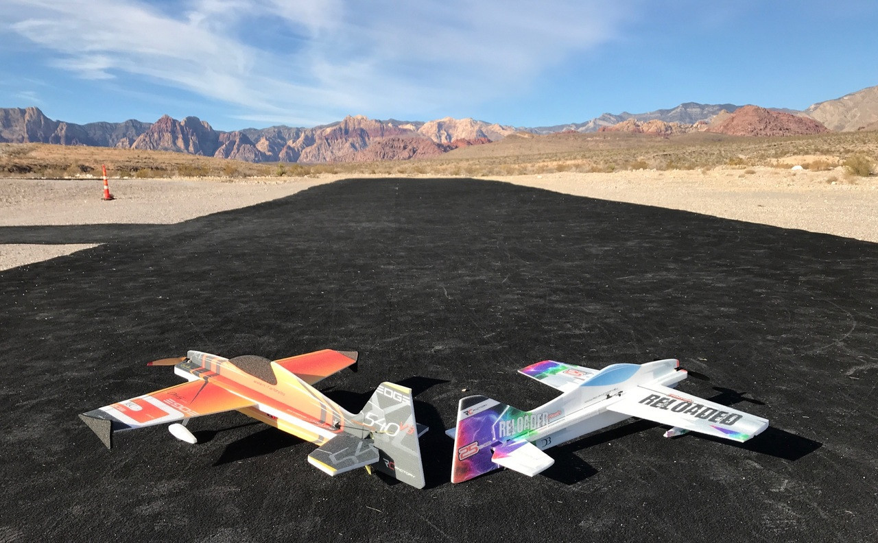 即日発送★ラジコン電動飛行機EPP Edge 540 V3XL メカ付[未組立] Amazon.com: Viloga E37 EDGE-540 Model Airplane, 1100mm