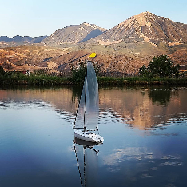 Hacker Models 21"Micro Magic Sailboat  RTR+  w/ Servos
