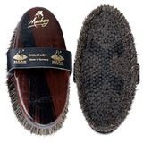 The shorter and stronger bristles are for a thorough cleaning effect, whilst the longer bristles remove dust and enhance the shine. This brush really locks into a soft coat and ensures that dirt, sweat and dust is taken to the surface of the coat. A particularly strong horse hair mixture has been used for this brush. The border is edged with longer bristles. Ideal brush for chestnuts and sensitive horses.