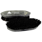 Handy brush with 3 cm long coconut bristles, which are ideal for horse care. The fibers still contain coconut oil, which cares for the skin and fur and effectively removes dirt.