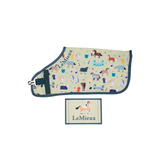 Your Toy Pony will love to chill out in this super soft cooler fleece rug with a fun, seasonal print.The winner's rug style bib front adds a cute design feature.