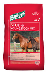 Stud & Youngstock Mix is the ideal all-round stud ration for pregnant and lactating broodmares, growing foals and youngstock as well as covering stallion. It combines all the advantages of a traditional oat-based mix with a scientific formulation which delivers optimum nutritional support to all breeding and youngstock. Only the best quality oats are included making the mix nutrient dense and particularly appetising, so ideal for tempting fussy feeders. It contains excellent quality protein for muscle and tissue development and repair whilst the superior vitamin and mineral profile has been specially developed to support growth and includes chelated minerals and important antioxidants.