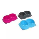 Non slip double dog bowl made from high quality plastic.A cut out handle in the side makes lifting the bowl easy. Easy to clean - dishwasher safe. Available in a range of bright modern colourways.