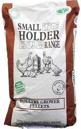 Poultry Grower Pellets may be fed to finish, or before layers pellets for laying hens.

Suitable from 5 to 6 weeks of age until finish, or for laying hens they are then ready to move on to layers pellets at around 16 weeks.
Encourages a slower, more natural growth rate to finish
Drug free – This feed does not contain Coccidiostats or growth promoters
Contains prebiotics to help support digestive health
With vitamins and minerals for a complete nutritionally balanced diets