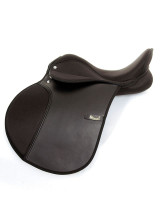 The Rhinegold Synthetic saddle is made from durable material with a sure-grip seat, removable knee roll block, 3 synthetic girth straps with rubber buckle guards, stainless steel stirrup bars .Being light in weight makes it great for everyday use.