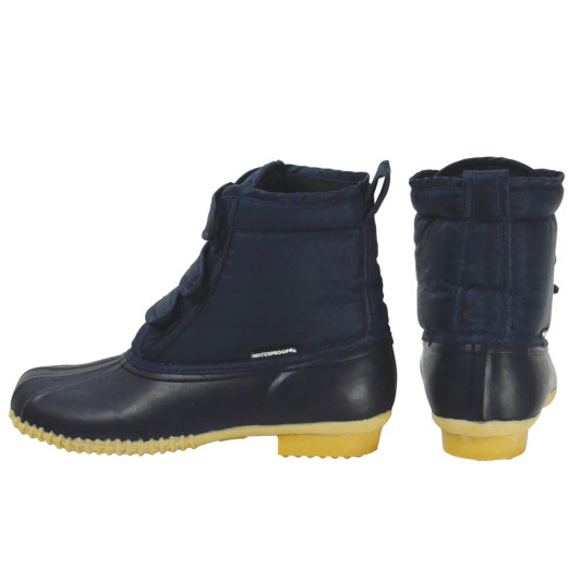 The waterproof muck boot from Hy equestrian is a practical and comfortable boot which helps keep feet both warm and dry whilst partaking in yard duties. Velcro fastenings secures the boot in place. The rubber, integrated sole provides grip in harsher weather.