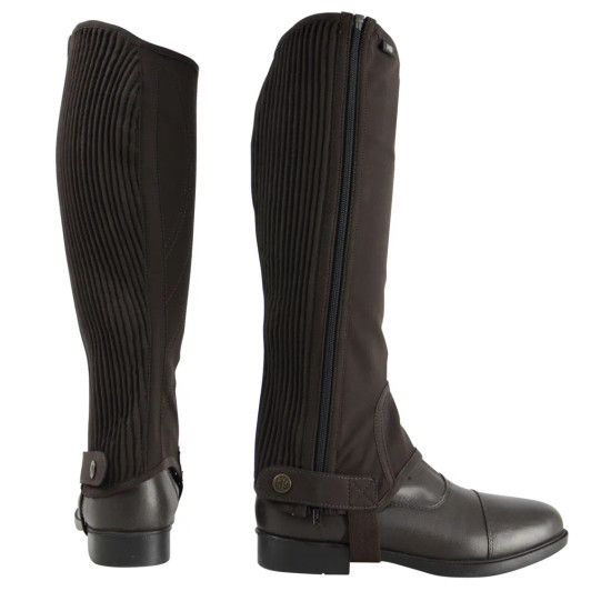 The perfect chap for every day wear with an elasticated calf for a comfortable, secure fit. Additional padding around the inner calf for protection whilst in the saddle, and a strong YKK zip closure on the outside. With elasticated stirrups and a button popper to secure the zip in place. Machine washable.