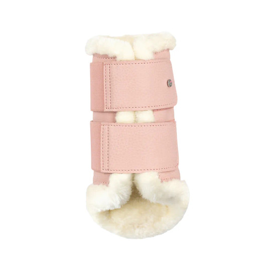 These pretty pink leather brushing boots are an adorable addition to any pony’s wardrobe! A super soft faux fur lining will keep your pony comfortable and help prevent rubbing. Protective inner strike pad to shield from knocks and scrapes and secured with easy fasten touch tape straps with Little Rider emblem.