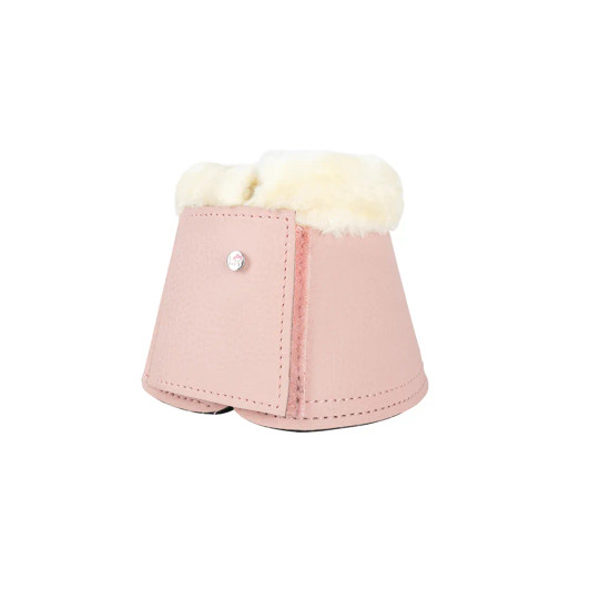 These pretty pink leather over reach boots are an adorable addition to any pony’s wardrobe! A super soft faux fur edging will keep your pony comfortable and help prevent rubbing. Ideal to help protect from knocks and scrapes and secured with easy fasten touch tape straps with Little Rider emblem.