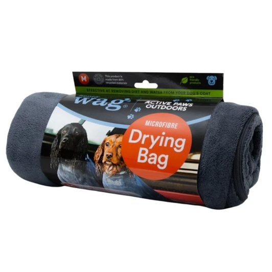 The Henry Wag Dog Drying Bag is made using GRS 80% recycled polyester. It is top quality, highly absorbent microfibre material which is extremely effective at removing dirt and water from your dog’s coat. Cleanliness and hygiene are vital when providing high levels of care for your dog. Removing water and dirt from your dog’s coat reduces the risk of infection and helps to protect interior furnishings in the home and car. The advanced microfibre technology in our products easily removes dirt and locks it away. It absorbs more water and dries more quickly than regular towels. Ideal to use after a wet and muddy walk. Easy to put on, with a zip and velcro for secure fastening.