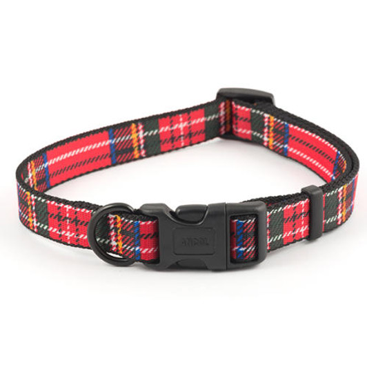 Super soft printed polyester nylon strapping with traditional Tartan design. Self coloured quick release buckles on the collars and hard waring metal trigger hooks on the leads.