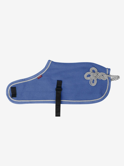 A quality fleece rug that is a real show stopper!

Beautiful braiding detail and hip ornament just like the LeMieux Fleece Rug, with simple velcro attachments. A real must have for the smartest ponies around!