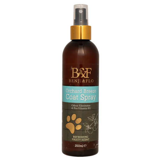 Give your dog's coat a burst of freshness with Benji & Flo Orchard Breeze Coat Spray. This ultimate coat refresher leaves a long-lasting, pleasant orchard breeze scent while also nourishing and soothing their skin for a healthy, soft coat. Its quick-drying, mild, and gentle formula makes it ideal for a quick refresh anytime.