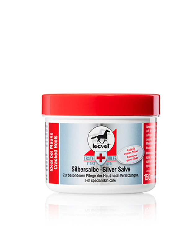 Silver Salve contains pure silver which, by way of the enlarged surface area, leads to a continuous release of silver ions. This allows the silver's antiseptic effect to unfold. Infections subside, allowing the skin to calm and regenerate. High-quality plant oils provide dry, cracked skin with moisture, making it smooth. Can be used to support the pastern against moisture and bacteria.