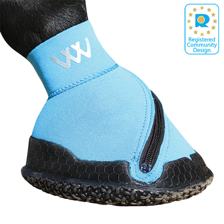 The Woof Wear Medical Hoof Boot is designed to help the healing process of the hoof. This unique snug fitting hoof boot keeps wounds, poultices and dressings covered and clean, assisting in the healing of a number of ailments to the foot such as abscesses or a punctured or bruised sole. This boot is highly durable making it suitable for use in both the stable and out in the field.