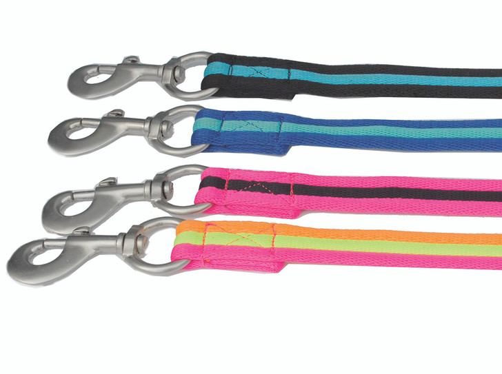 Soft tubular web lunge rein with swivel trigger clip and loop handle. 

8 metres in lenght.