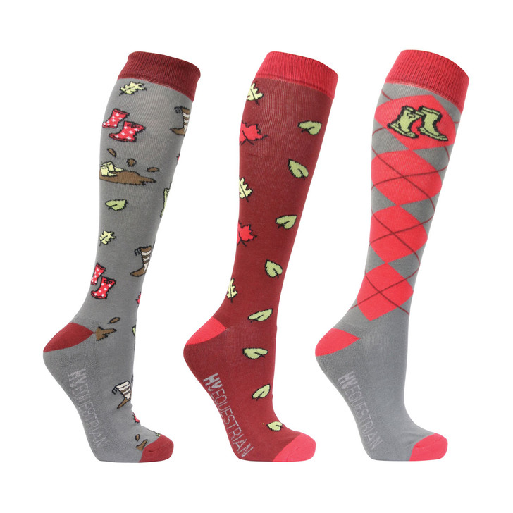 This pack of three socks are part of the Country Walks collection. The first features an argyle print with a pair of wellies at the top; the second is a deep burgundy with a leaf pattern; the third is covered in the country walks print. All socks have padded feet for extra comfort, and have added bamboo which is known for its antibacterial and moisture wicking properties.