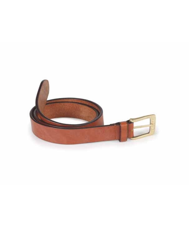 Smart, classic leather belts that look great with your competition gear or your favourite jeans. Supple leather with an attractive buckle. Width: 25mm. Belts are measured from end of buckle to middle hole.