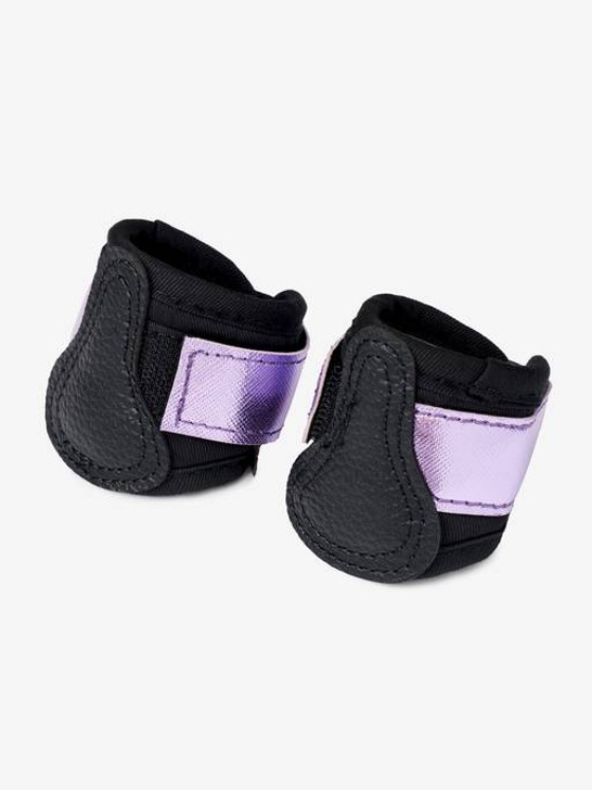 Identical miniature versions of the LeMieux Grafter Boots for your Toy Pony. Including strike guard and velcro straps, now your Mini LeMieux Pony can look just like the real thing in full matchy matchy outfit!




Sold in pairs