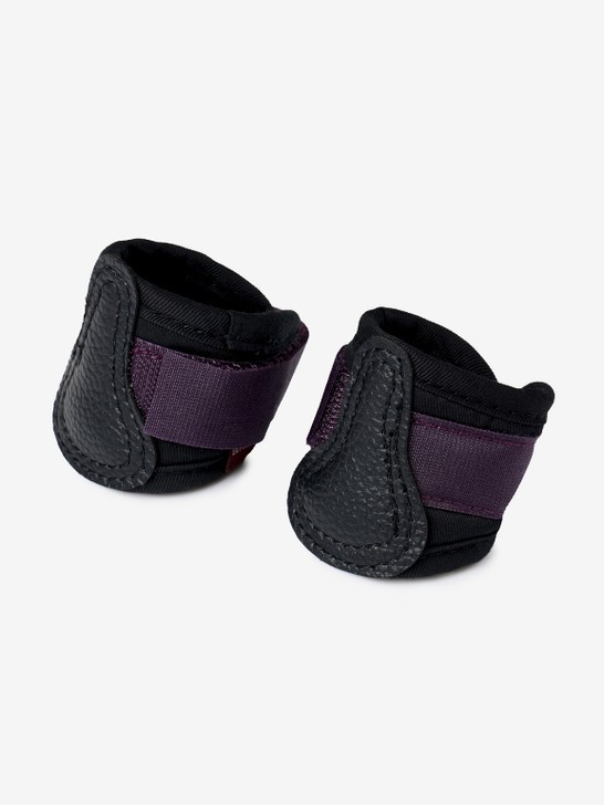 Identical miniature versions of the LeMieux Grafter Boots for your Toy Pony. Including strike guard and velcro straps, now your Mini LeMieux Pony can look just like the real thing in full matchy matchy outfit!
 

Sold in pairs