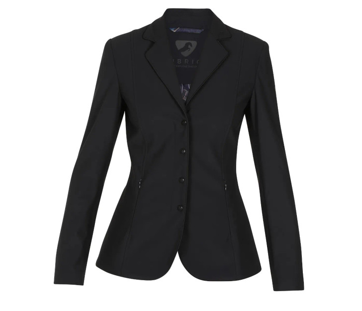 Pared back elegance characterises the Aubrion Dartford show jacket which has a slim, contour active cut and a minimalistic style. Satin is piped around the jacket edge for definition, cuffs are zipped for an immaculate silhouette. Multiway flex-fit fabric and unlined sleeves give the competitive rider total freedom and a sleek look. Perforated side and under arm panels look stylish and offer targeted ventilation, fabric is quick drying and breathable. Style detail: classic fit, satin piping detail, flattering zip fastening with self-colour embossed press studs, zipped cuffs, satin body lining, hidden zip side pockets, rear double vents, Aubrion prints.