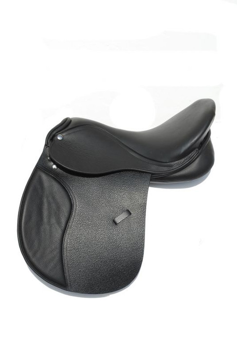 Brand new range of saddles on a lightweight tree with self-changeable gullet system
(Saddles are supplied in medium fit)
