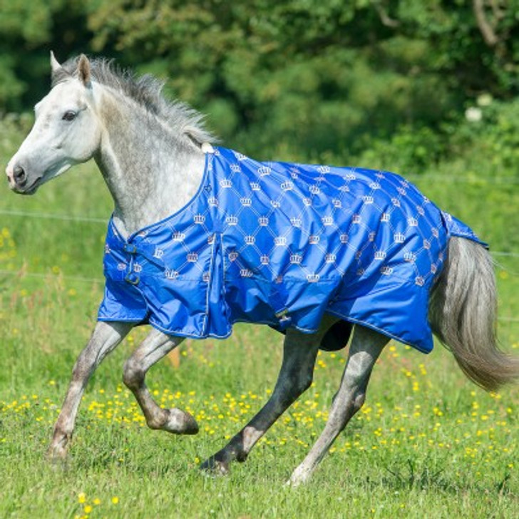 With the regal appearence of the Monarch rug, your horse will be sure to stand out! Making your horse look fantastic while protecting it from changeable weather, the no fill lining rests lightly on your horses back, stopping him getting hot and bothered in the sun, while waterproofing protects it from light rain and drizzle.

Although we state that our Lightweight turnout rugs are showerproof, the materials used are certified waterproof. Whilst water will not penetrate the material itself, due to strong winds or heavy rain, water can get up under the light rug, or run down the horses neck under the rug, and so it would be deceptive to label the rug as completely waterproof.

• 600d ripstop outer
• No fill
• Showerproof
• Breathable
• Nylon lining
• Crossed surcingles
• Equipped with safety breakaway elasticated detachable leg straps
• Tail flap
• Shoulder pleat to reduce rubbing
• Buckle fastenings