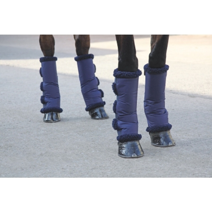 ARMA short travel boots are great for horses new to travelling as the shorter height is more readily accepted and less restrictive. Tough nylon outers and thick synthetic sheepskin linings protect the legs against knocks and scrapes. Set of 4.