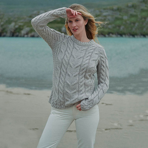 B951371 Ladies Irish Cable Raglan Merino Wool Sweater Misty grey Color  Lifestyle on Keilys.com