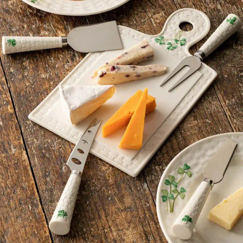 HI-Set-399 Handpainted Shamrock Kitchen Set of Cheese Board & 4 Utensils Irish Kitchen on Keilys.com