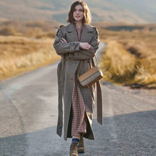 ISL-8356BEIDTL00 Genuine Leather & Harris Tweed Clutch Beige Lifestyle Keily’s.com