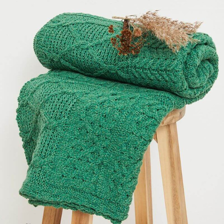 A510257 Aran Wool Patchwork Throw Blanket Kiwi Green Color On Keilys.com