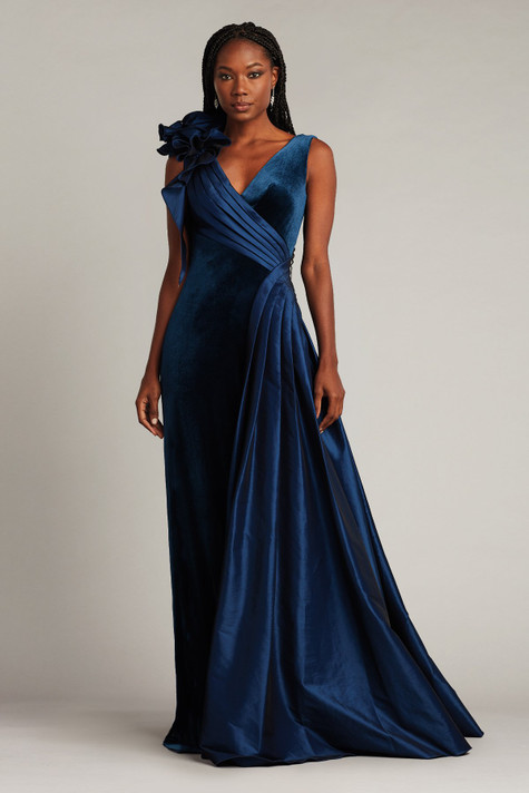 Barlowe Gown